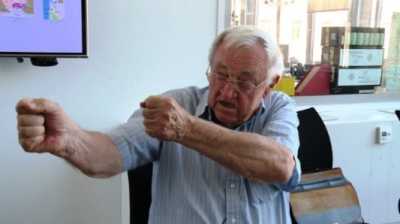   Lajos MARTON  
re-faisant les gestes ...